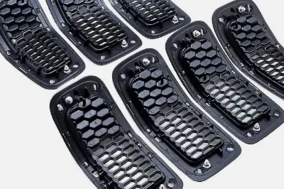 2014 - 2018 Jeep Cherokee FRONT UPPER GRILLE (Chrome Trim)